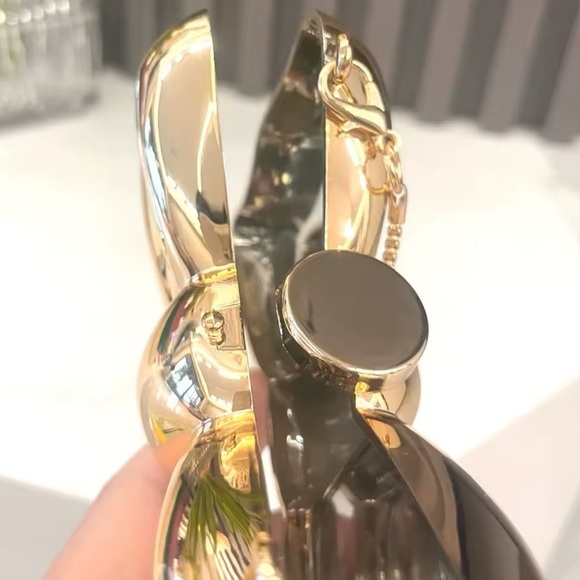 Bow Gold Luxury Clutch - Picture 9 of 12